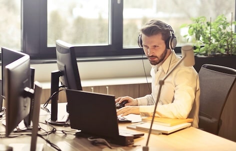 KONTAKT-US KONTAKT-US